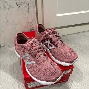 New Balance Women's Dusty Rose Running Shoes Size 11 M